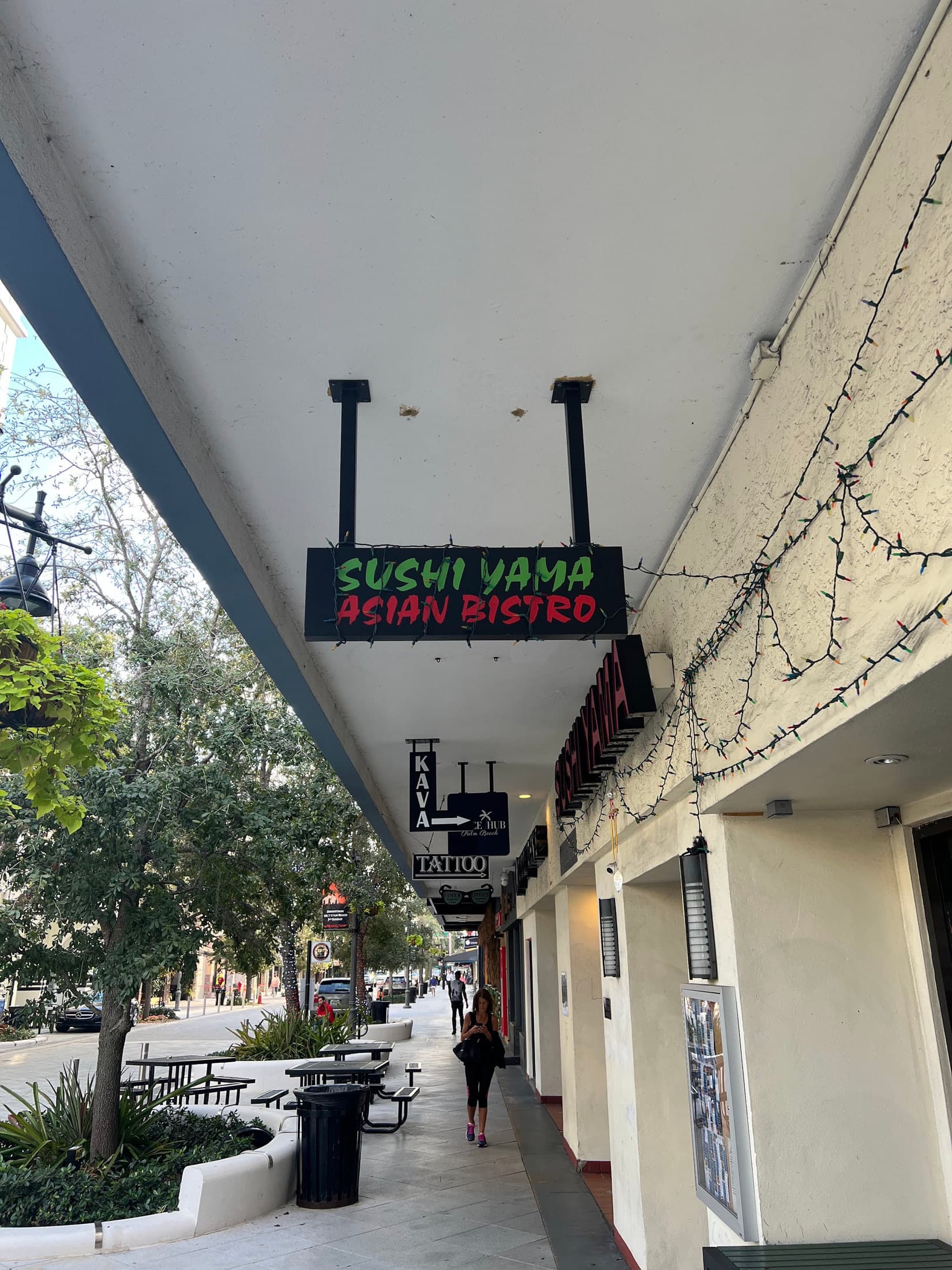Illuminated blade sign for a bistro for Sushi Yama Asian Bistro, South Florida